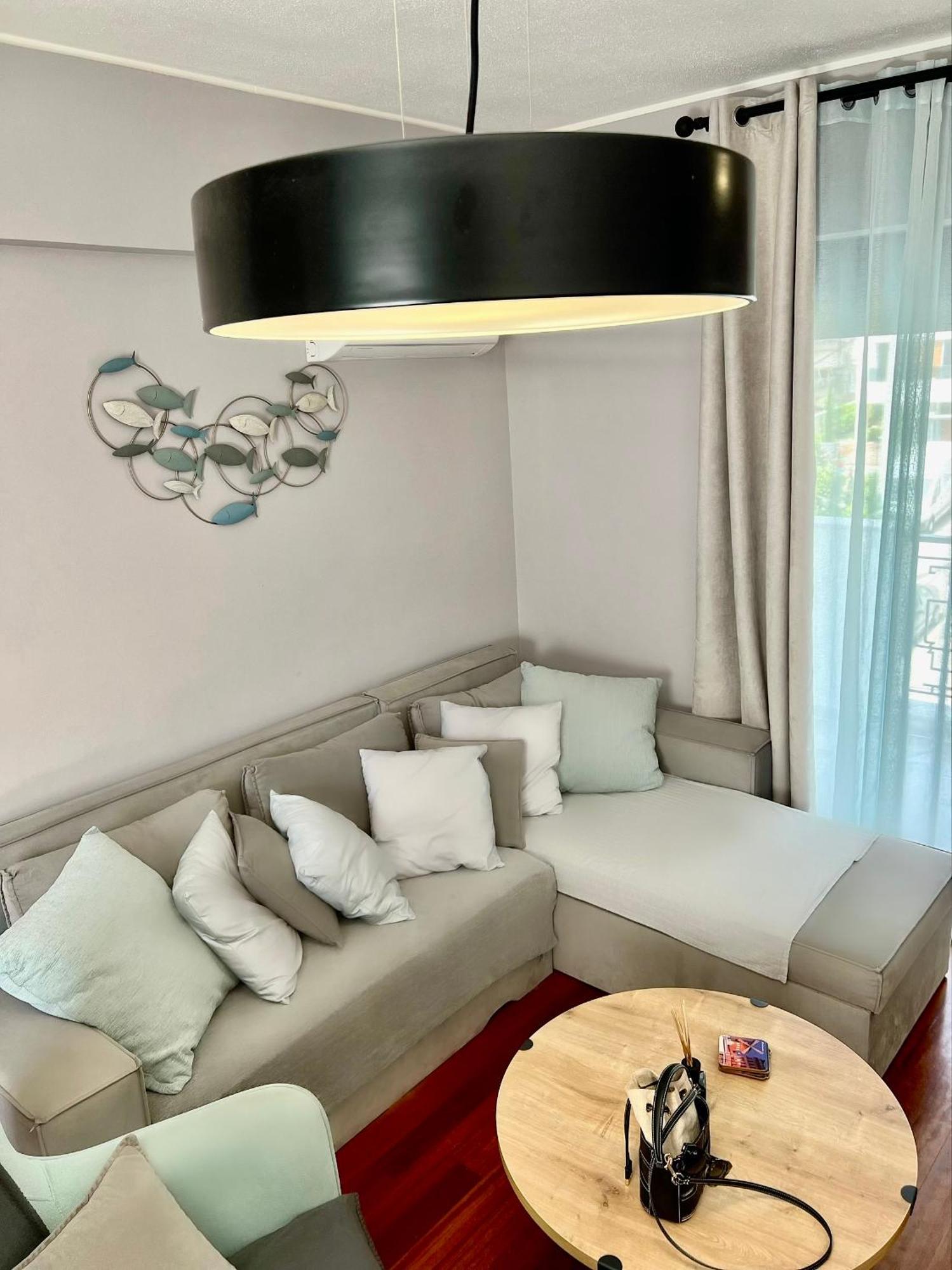 Brand New Brilliant Apartment At Athenian Riviera Екстериор снимка