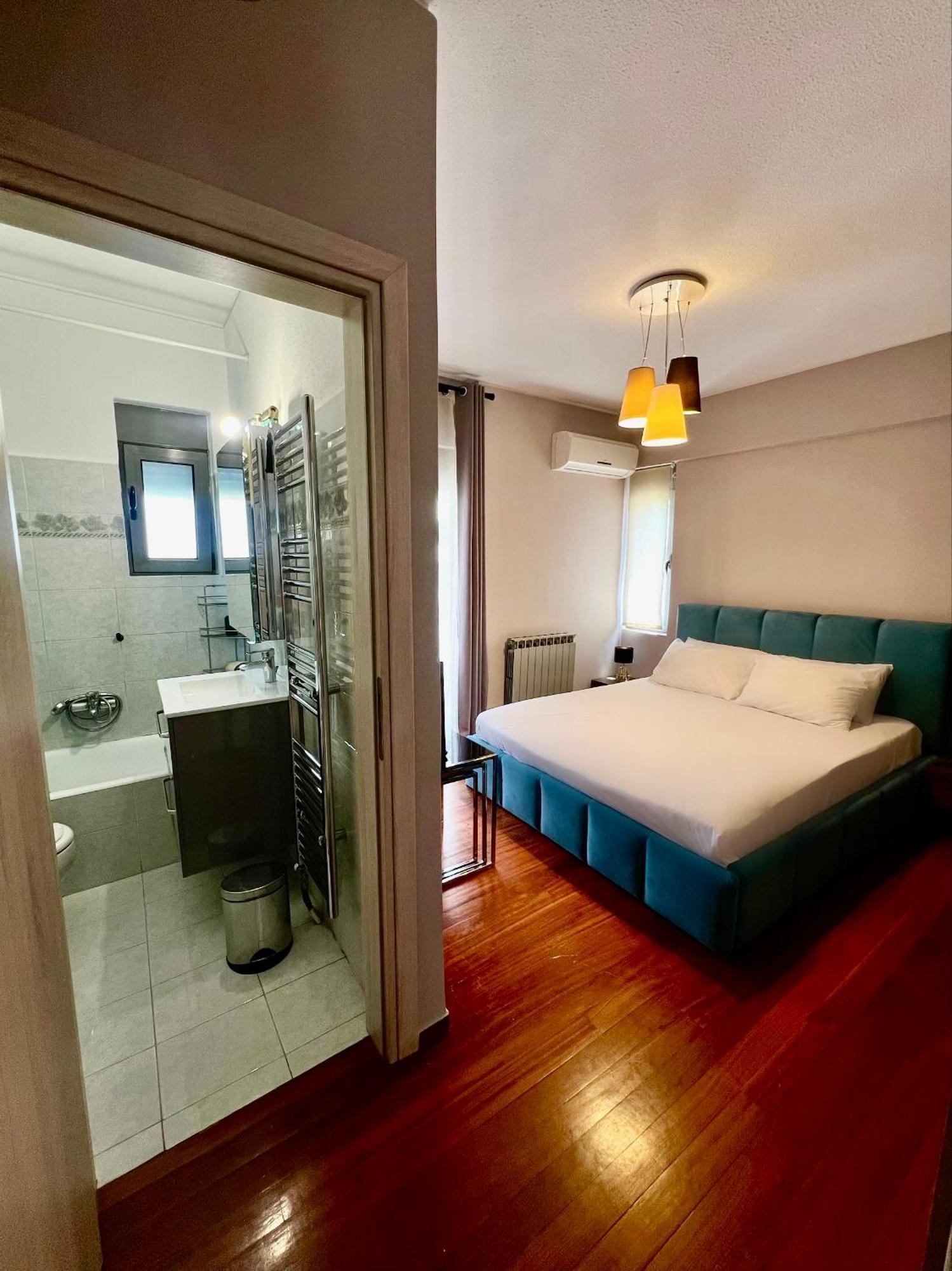 Brand New Brilliant Apartment At Athenian Riviera Екстериор снимка